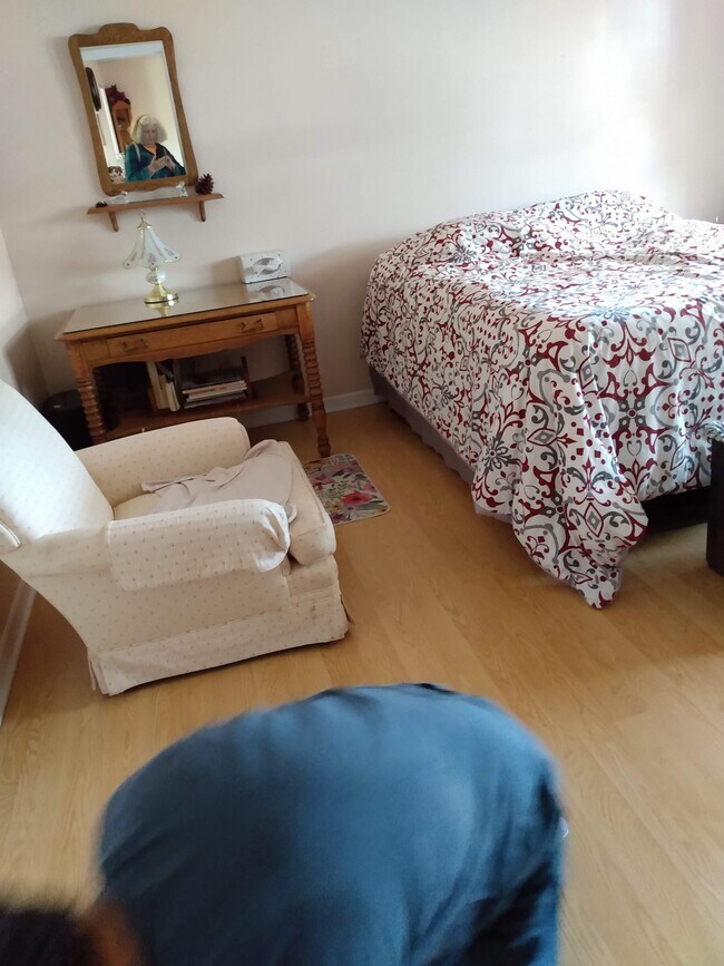 Building Photo - 103 Colebrook Ct