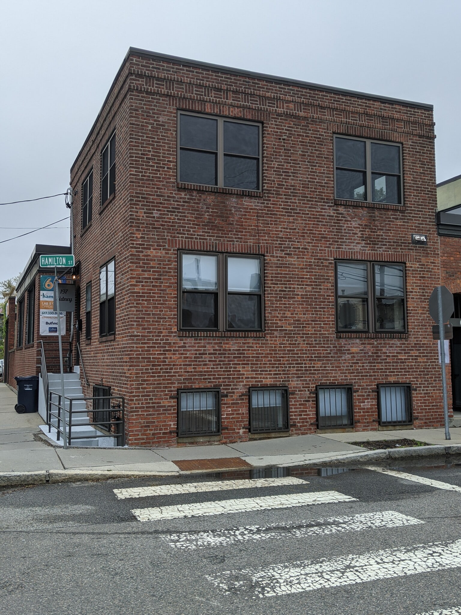 Building Photo - 197 Sidney St