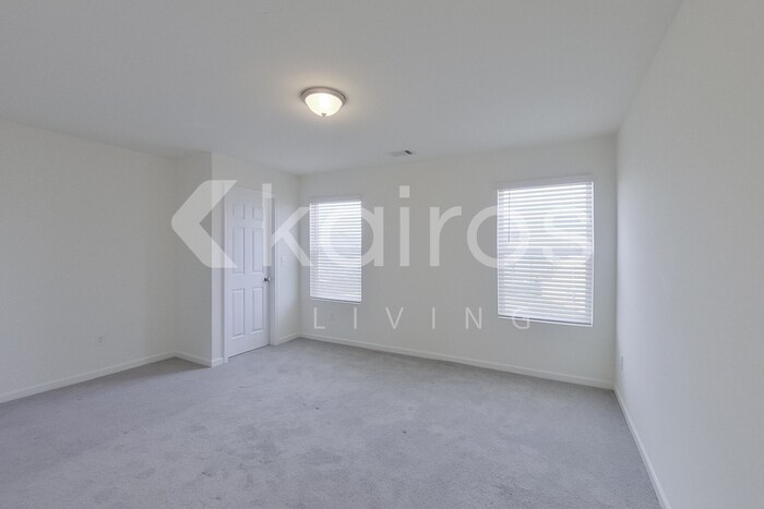 Building Photo - 218 Long Is Dr