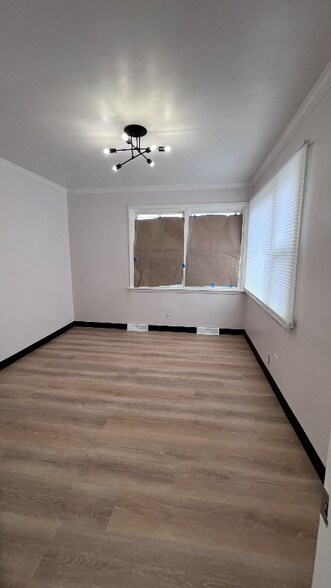 Building Photo - 417 S 13th Ave