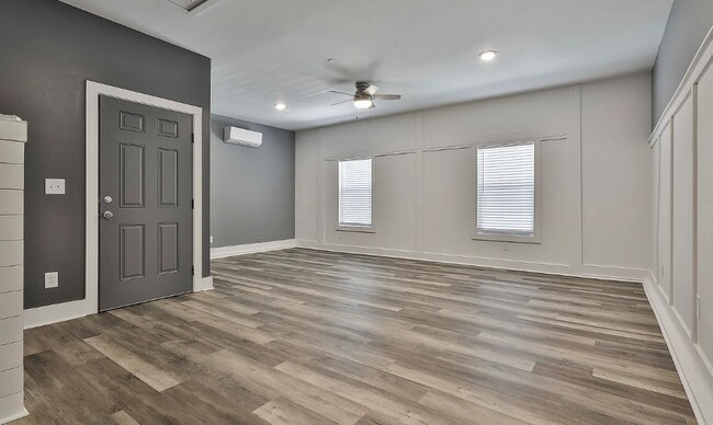 Building Photo - 87 Farmer St