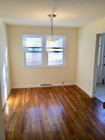 Primary Photo - 35 Higgins St