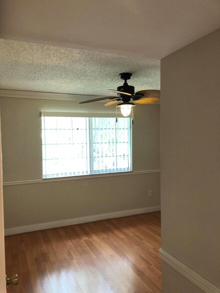 Building Photo - 1500 Crestwood Ct S