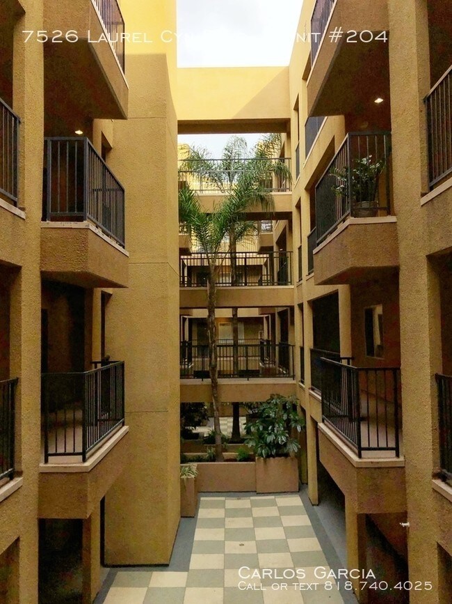 Building Photo - 7526 Laurel Canyon Blvd