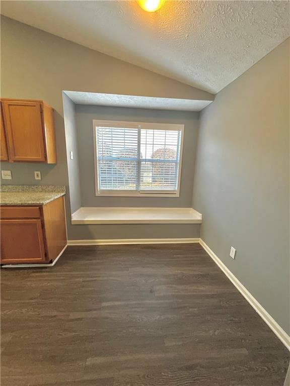 Building Photo - 4885 Streamside Dr