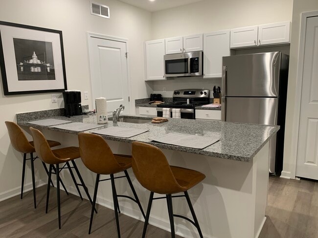 Building Photo - Towne Center Apartments