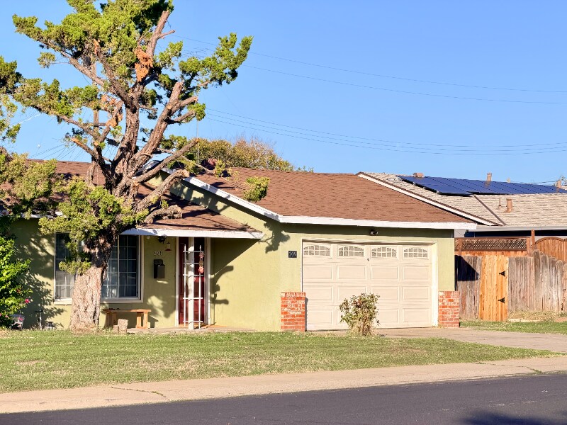 Building Photo - 209 Grant Ct