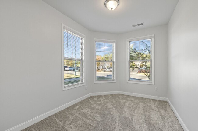 Building Photo - **Spacious 3/2.5 Townhome in Durham**