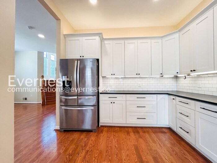 Building Photo - 8348 Middle Ruddings Dr