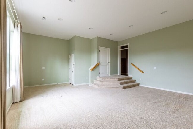 Building Photo - 11528 SE Verns Way