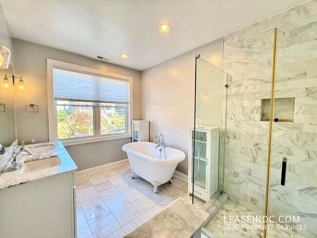 Building Photo - 4429 9th St NW