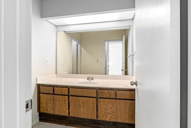 Building Photo - 1115 Camino Del Valle