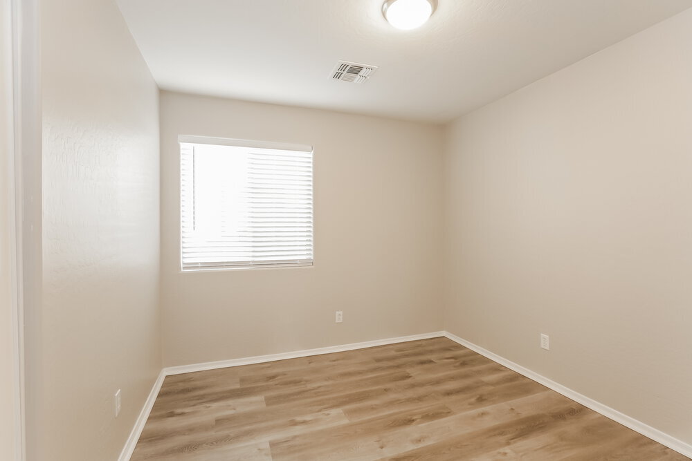 Building Photo - 7123 S 31st Dr