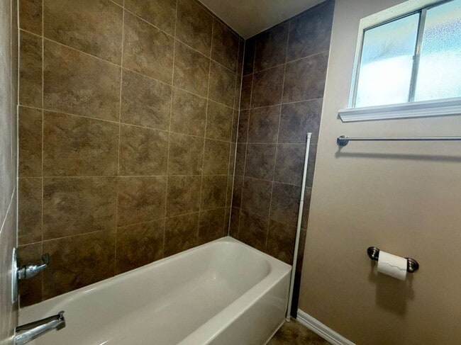 Building Photo - 9606 Shady Tree Ln