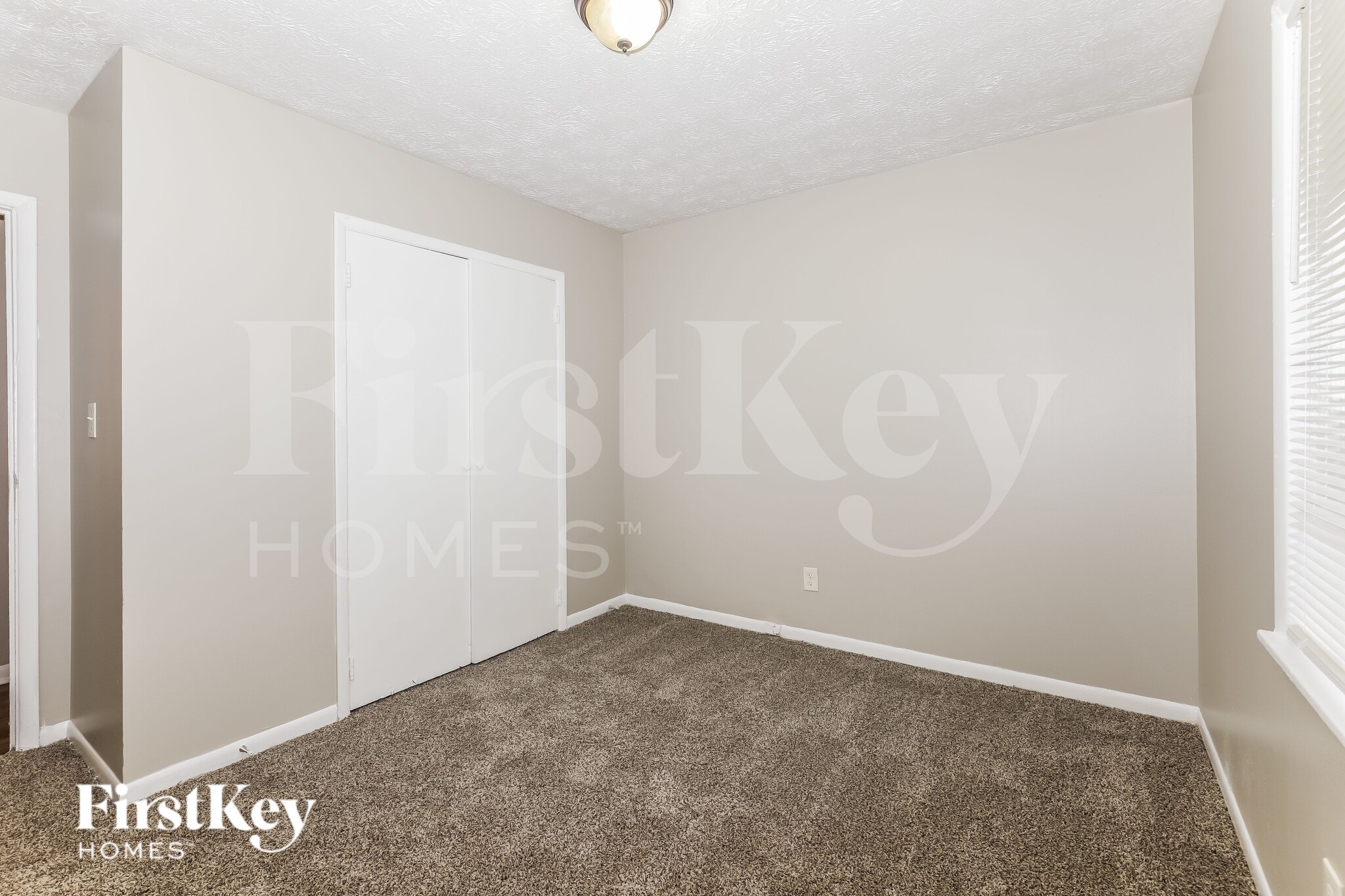 Building Photo - 1334 Labelle St