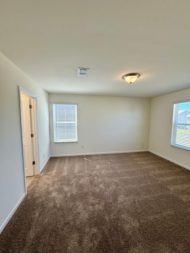 Building Photo - Beautiful 3BR/2.5 Bath in Union County.