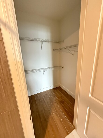 Building Photo - 2122 NE 170th St