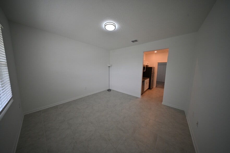 Building Photo - 26340 Feathergrass Cir