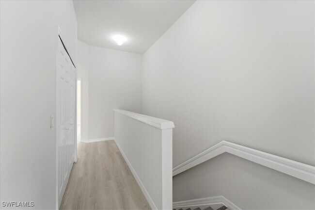 Building Photo - 1059 Albany Ct