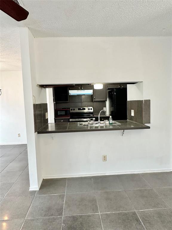 Building Photo - 9103 Japonica Ct