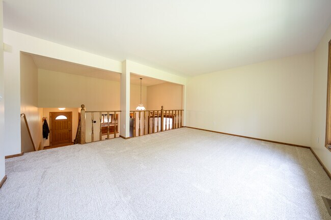 Building Photo - 4800 Orleans Ln N