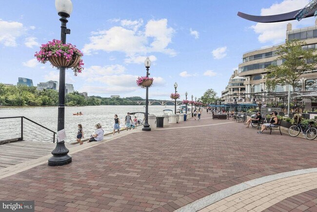 Building Photo - 1080 Wisconsin Ave NW