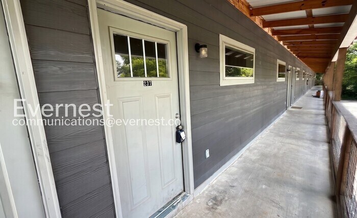 Building Photo - 5407 Hixson Pike