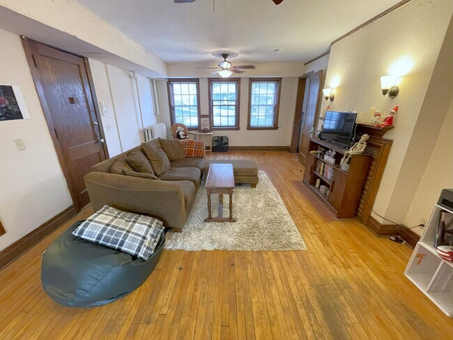 Building Photo - 46 N Breese Terrace