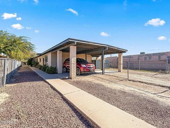 Building Photo - 1408-1410 N Hualpai Rd