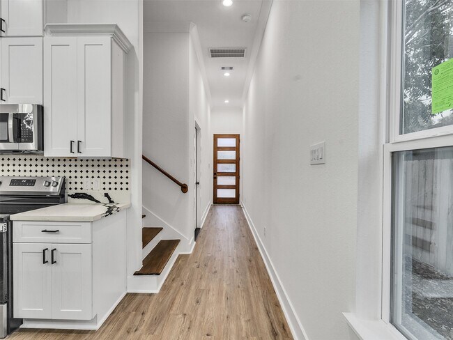 Building Photo - 7358 Guadalcanal Rd