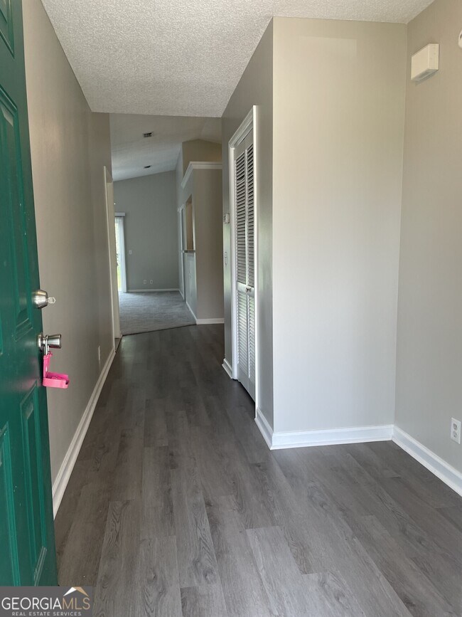 Building Photo - 304 Mission Forest Trail