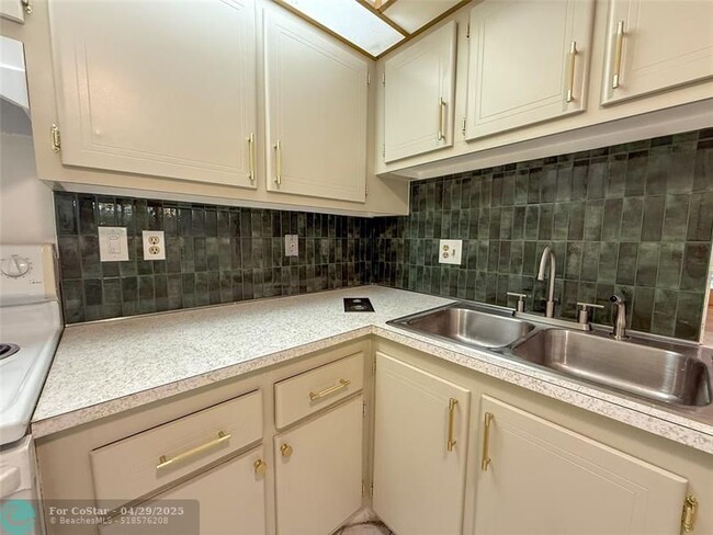 Building Photo - 1445 Atlantic Shores Blvd