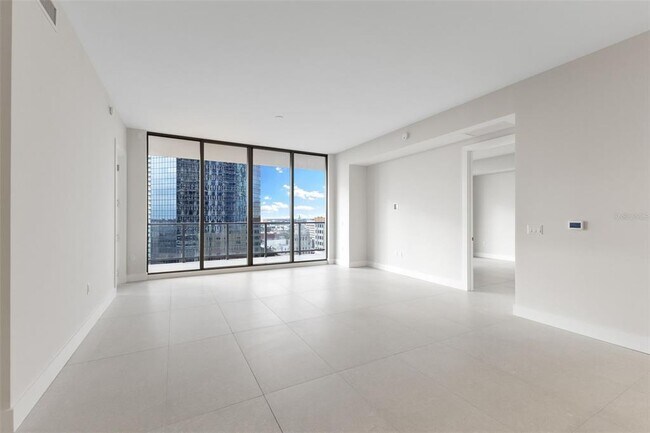 Building Photo - 275 1st Ave S