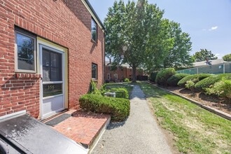 Building Photo - 356 Lexington St