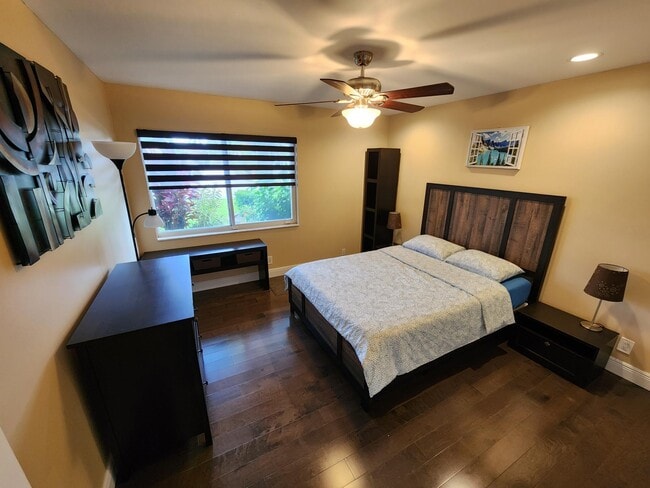 Building Photo - 7401 Corkwood Terrace