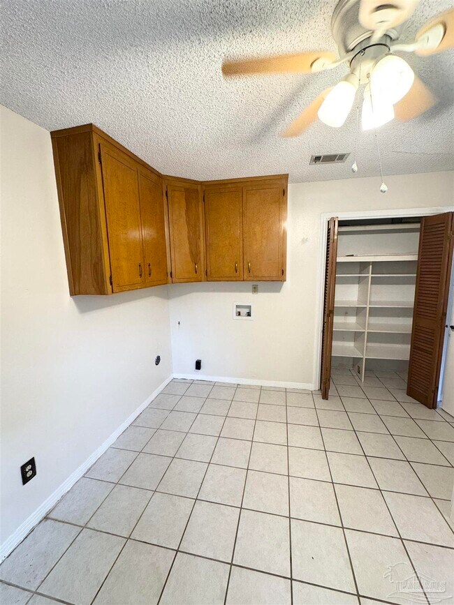 Building Photo - 6740 Bunker Hill Cir