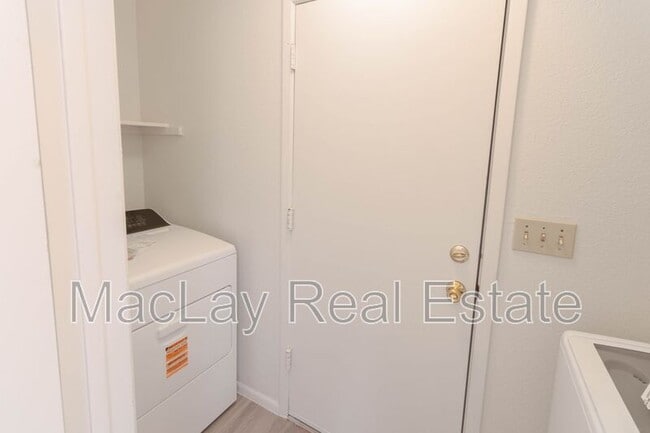 Building Photo - 1586 W Curry Dr