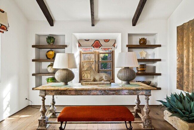 Building Photo - 535 N Belardo Rd