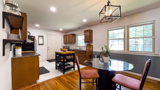 Building Photo - Updated Brick Ranch - Move In Ready!