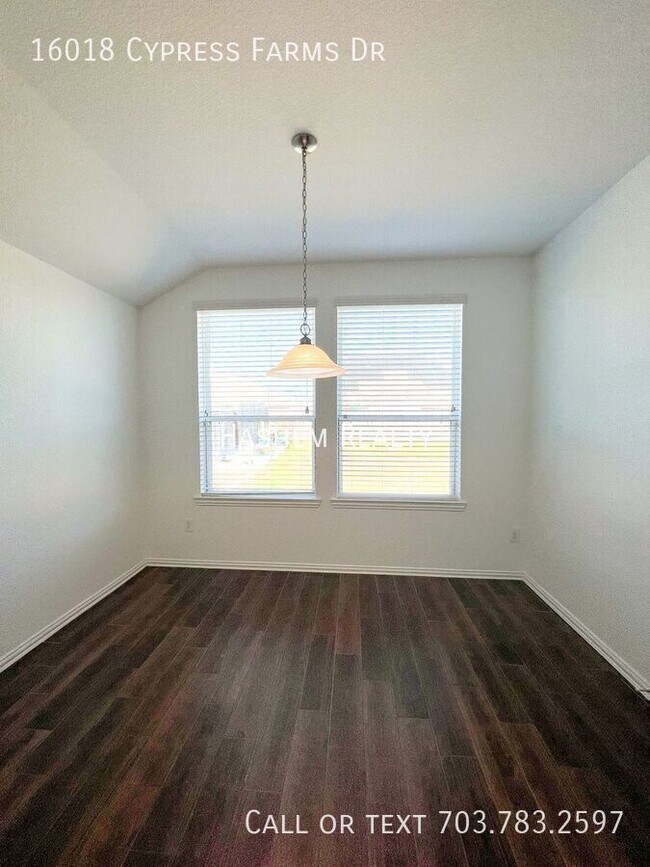 Building Photo - 16018 Cypress Farms Dr