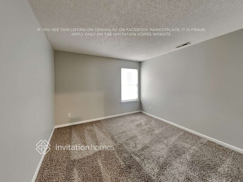 Building Photo - 10729 Glenluce Ave