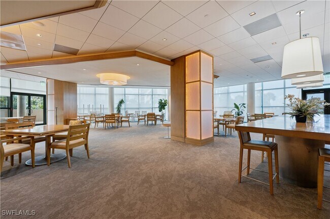 Building Photo - 4651 Gulf Shore Blvd N