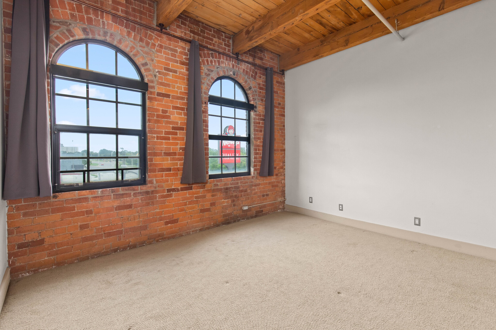 Building Photo - 6533 E Jefferson Ave