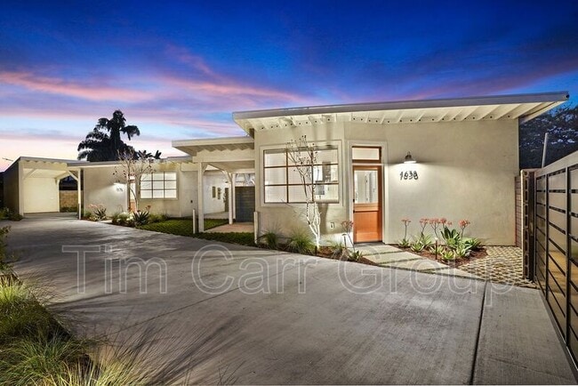 Building Photo - 1638 Santa Ana Ave