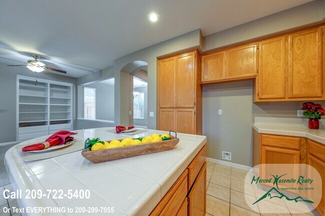 Building Photo - 3841 Tern Ct