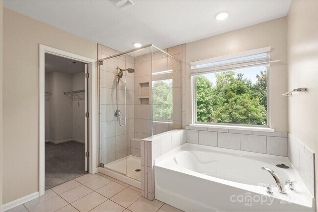 Building Photo - 2433 Chinkapin Ct