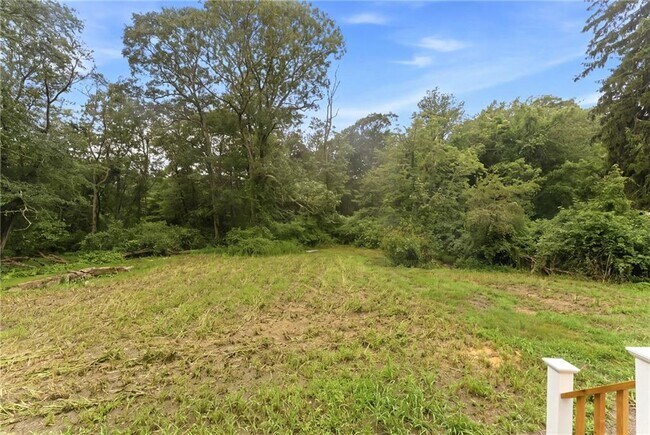Building Photo - 1552 Kingstown Rd