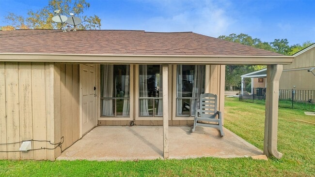 Building Photo - 68 Westwood Dr W