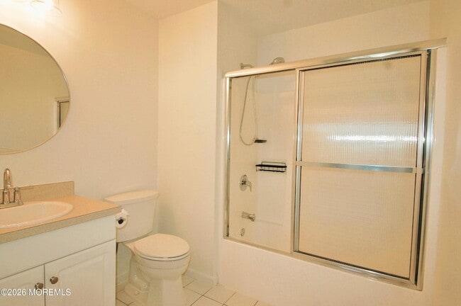 Building Photo - 574 Beachway Ave