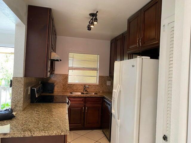 Building Photo - 1291 NW 13th St